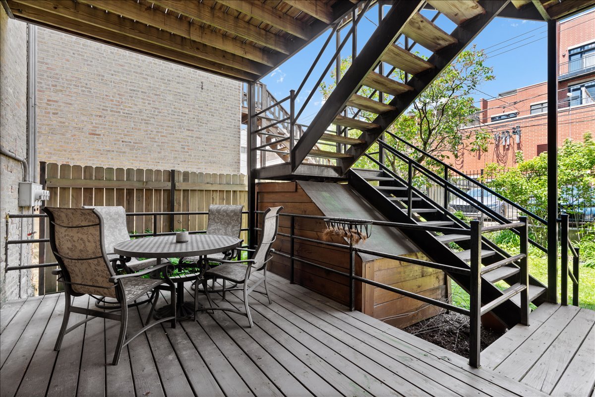2044 W HADDON Avenue Unit: 1