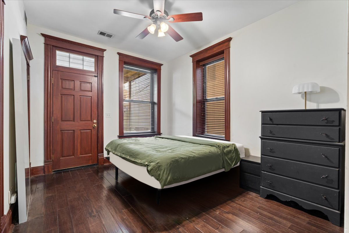 2044 W HADDON Avenue Unit: 1
