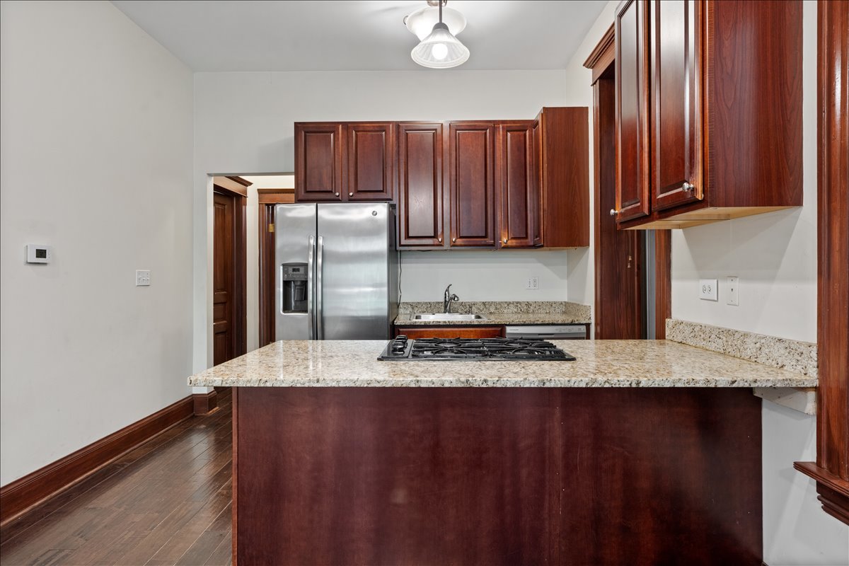 2044 W HADDON Avenue Unit: 1