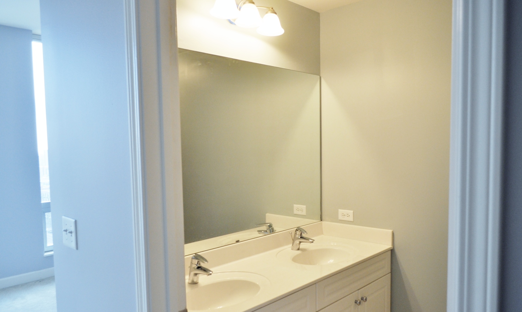 1400 S Michigan Avenue Unit: 1810