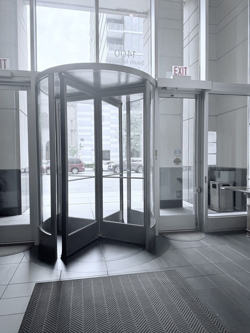 1400 S Michigan Avenue Unit: 1810