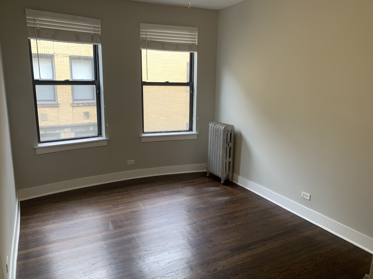 5513 S EVERETT Avenue Unit: 2W