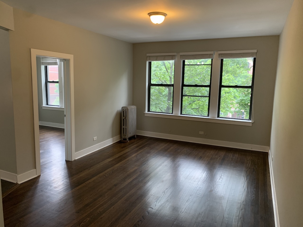 5513 S EVERETT Avenue Unit: 2W