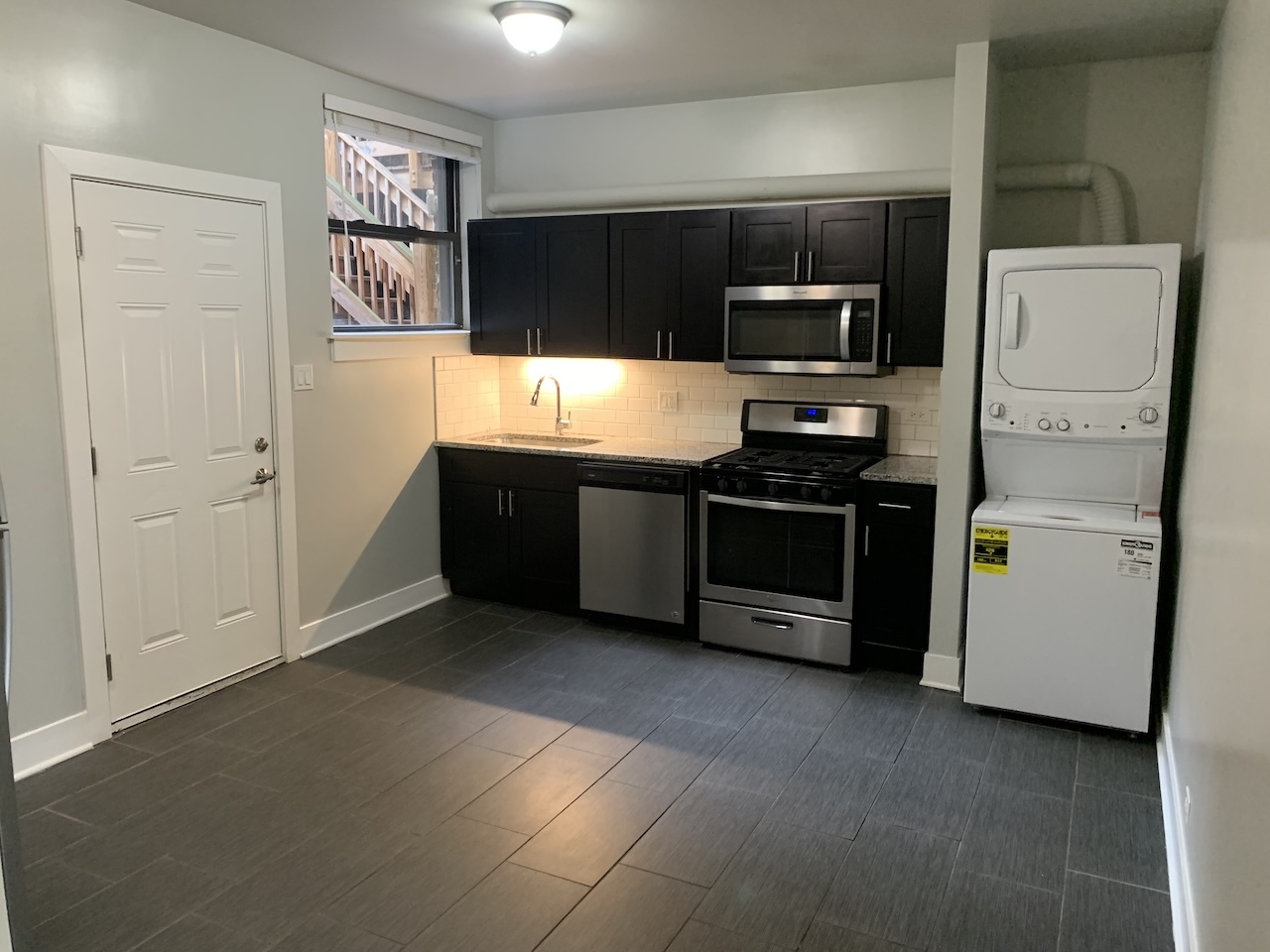 5513 S EVERETT Avenue Unit: 2W