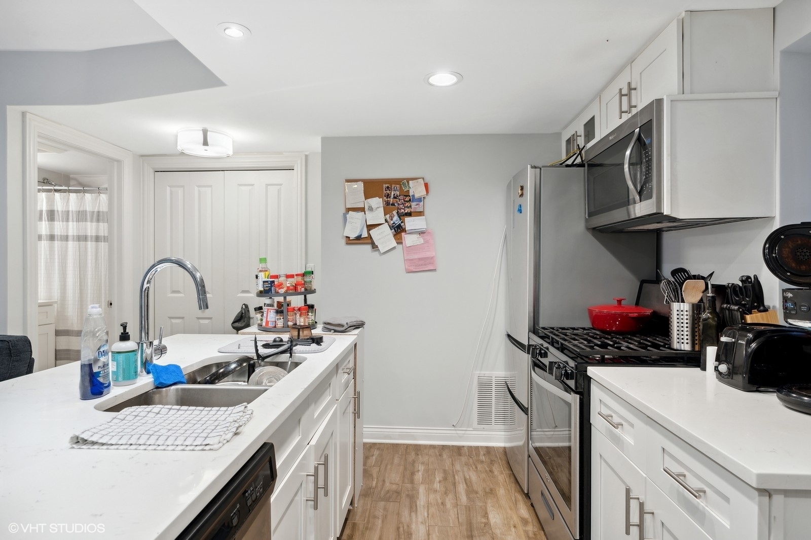 330 W EVERGREEN Avenue Unit: 1