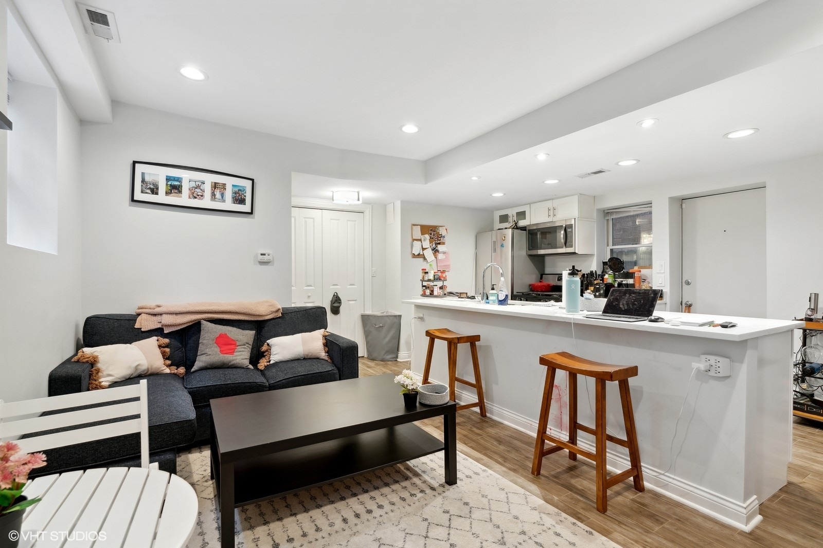 330 W EVERGREEN Avenue Unit: 1