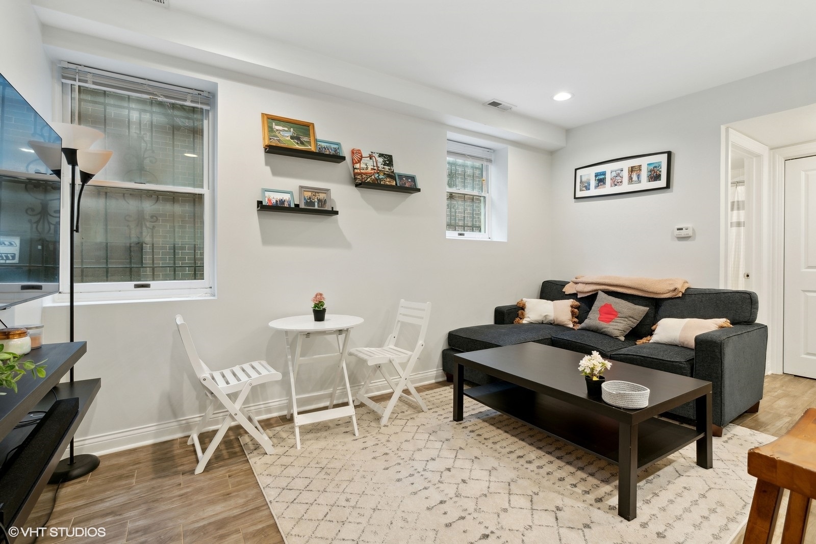 330 W EVERGREEN Avenue Unit: 1