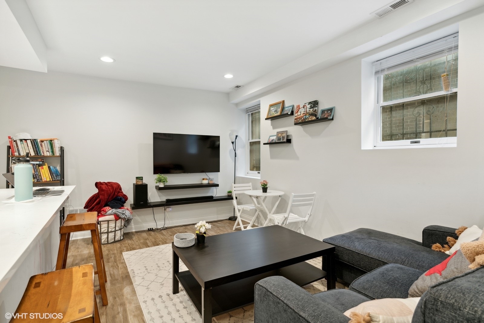 330 W EVERGREEN Avenue Unit: 1