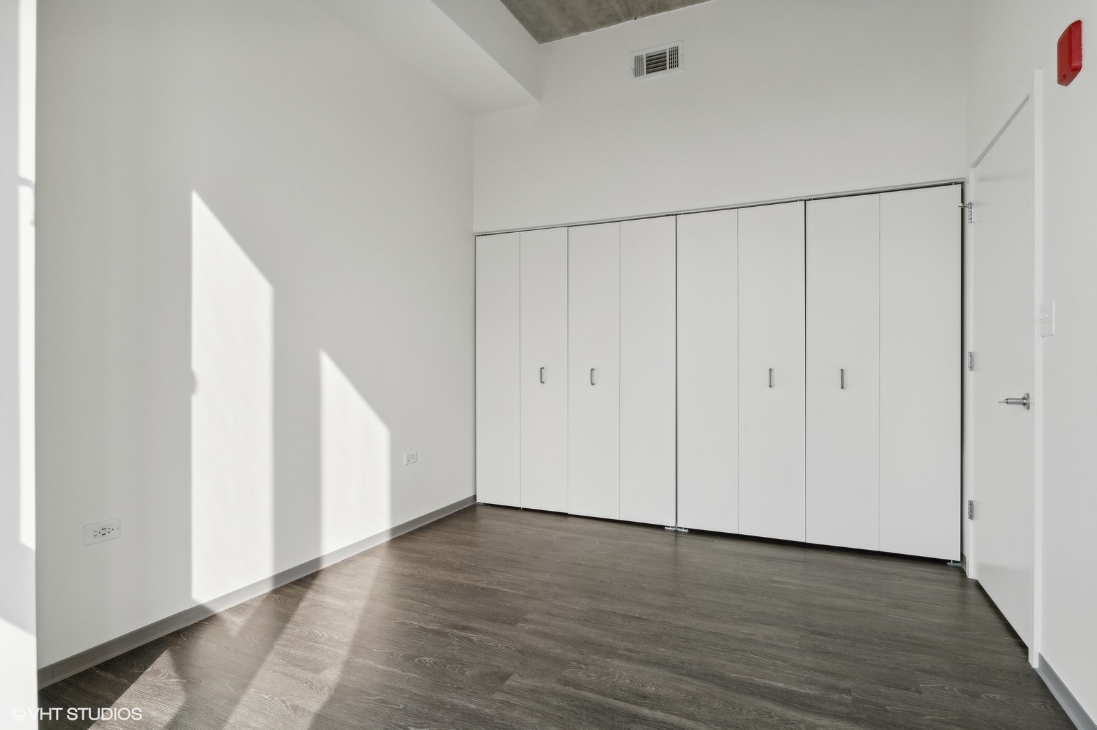 1920 N Milwaukee Avenue Unit: 406