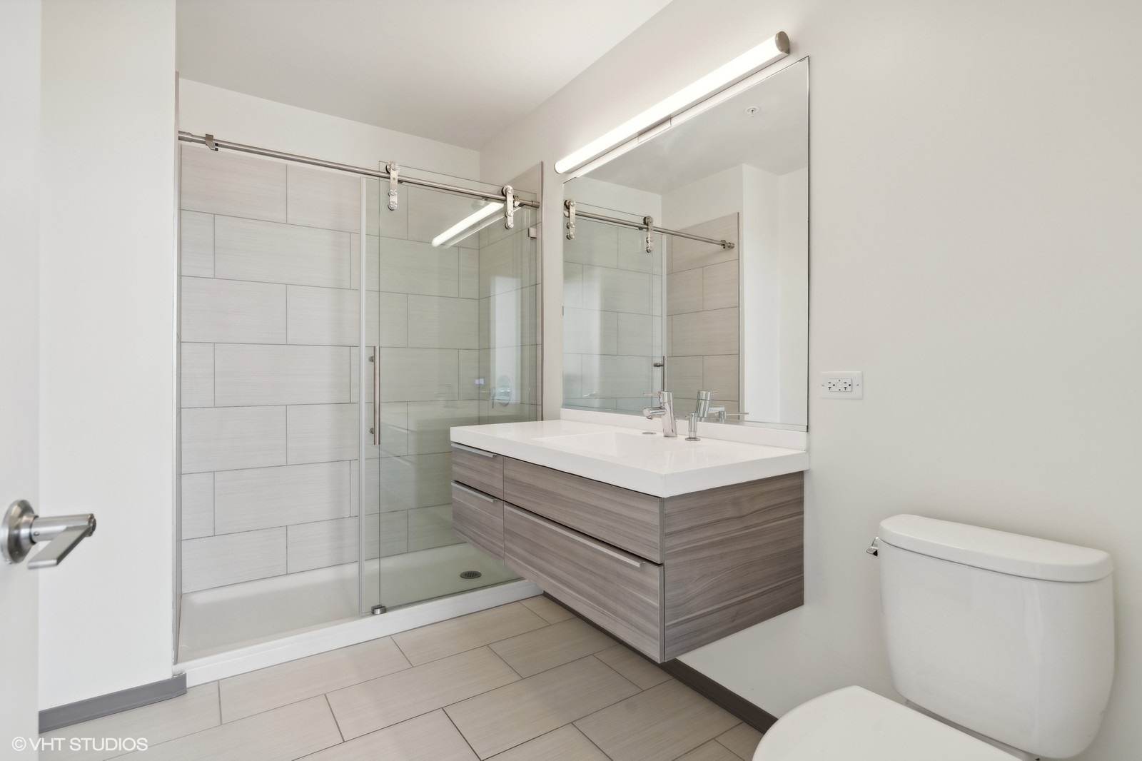 1920 N Milwaukee Avenue Unit: 607