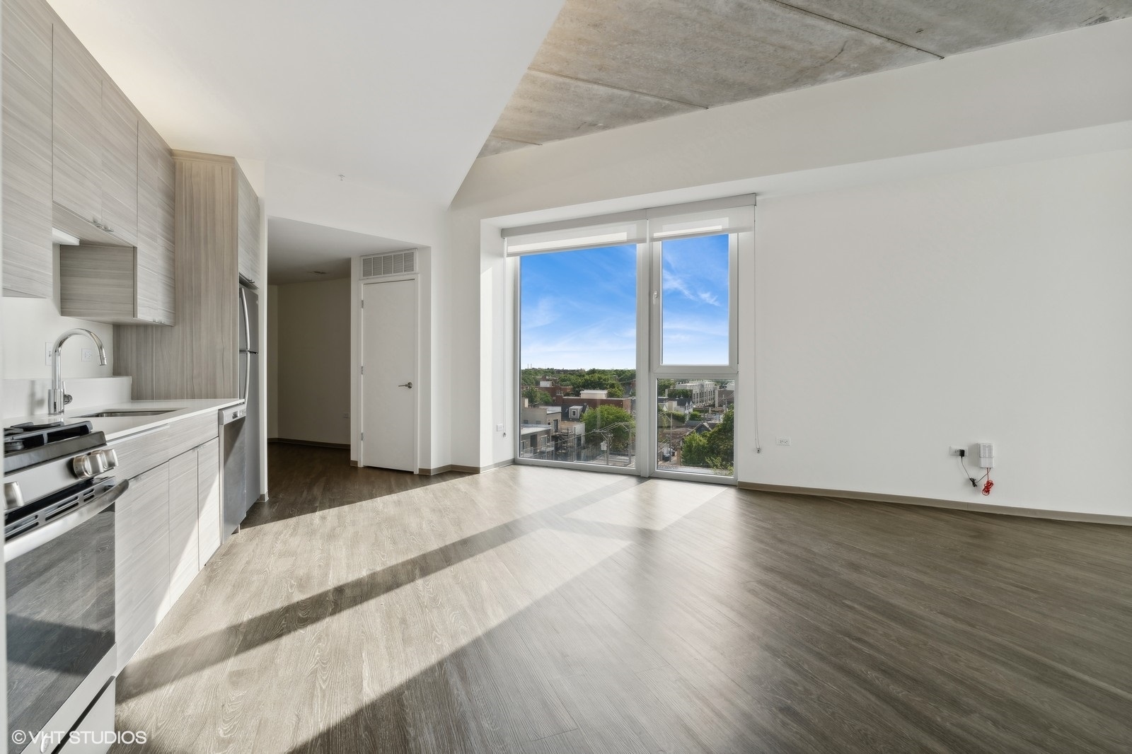 1920 N Milwaukee Avenue Unit: 607