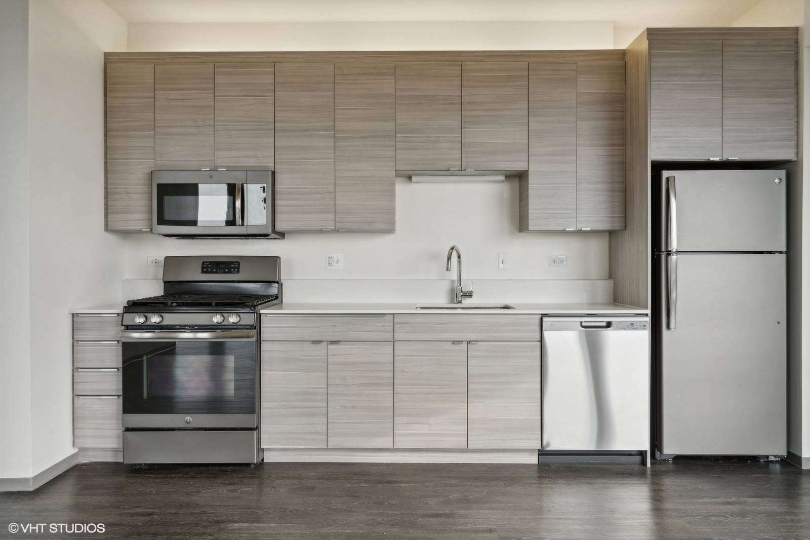 1920 N Milwaukee Avenue Unit: 607
