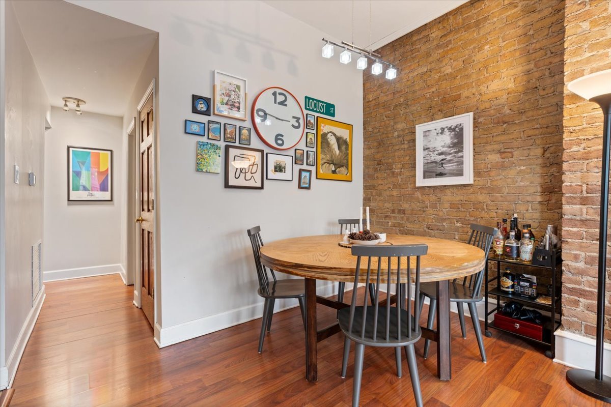116 W Grand Avenue Unit: 3