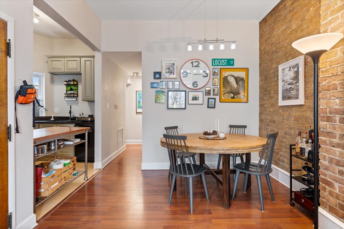 116 W Grand Avenue Unit: 3