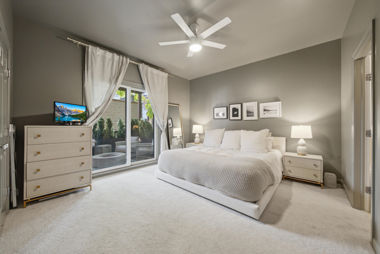 1109 W Cornelia Avenue Unit: 1W