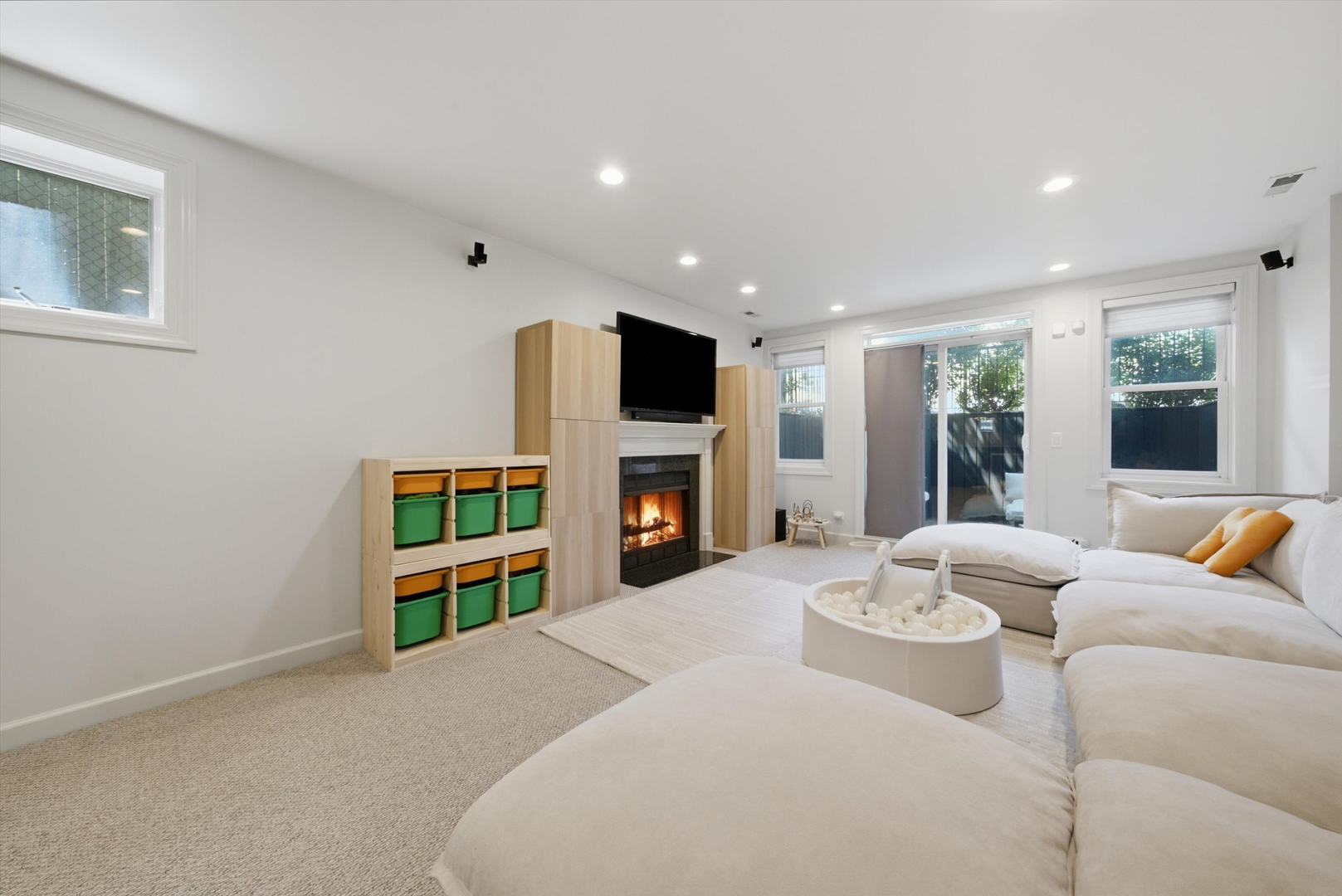 1109 W Cornelia Avenue Unit: 1W