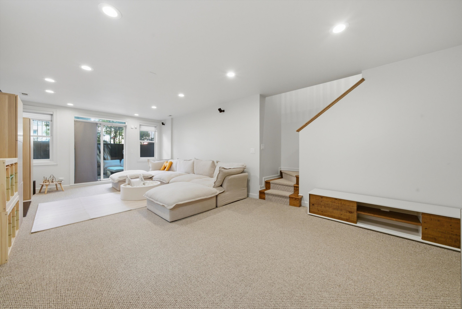 1109 W Cornelia Avenue Unit: 1W