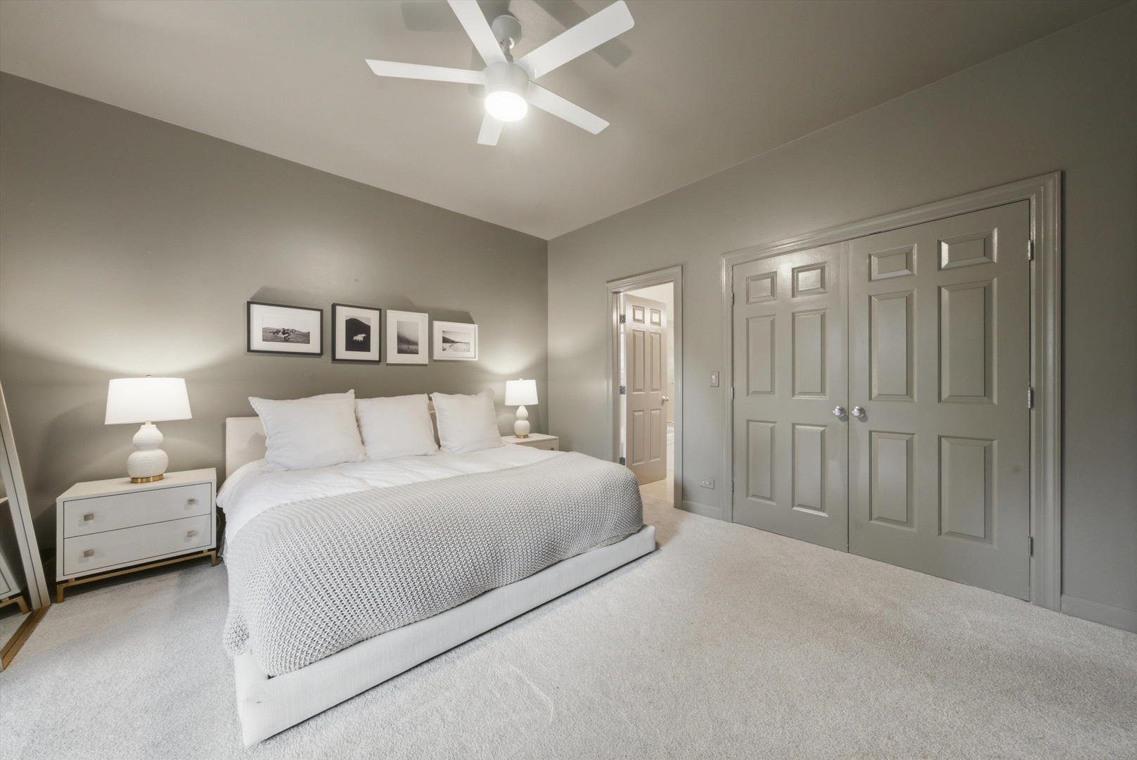 1109 W Cornelia Avenue Unit: 1W