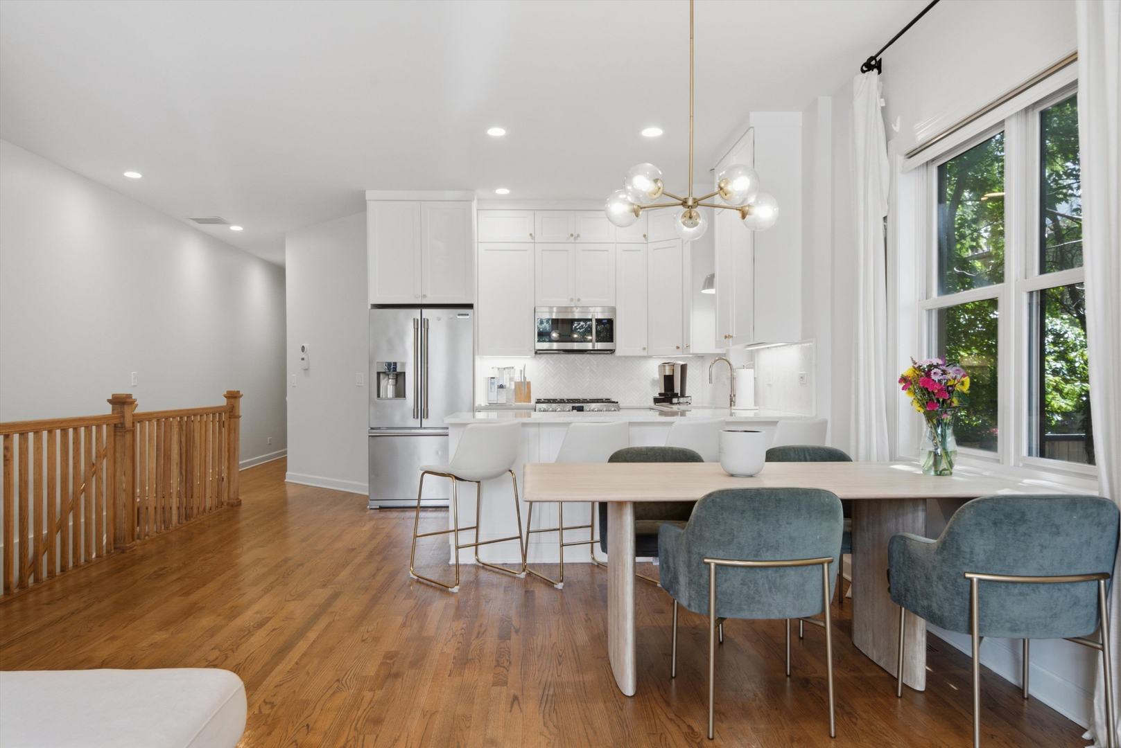 1109 W Cornelia Avenue Unit: 1W