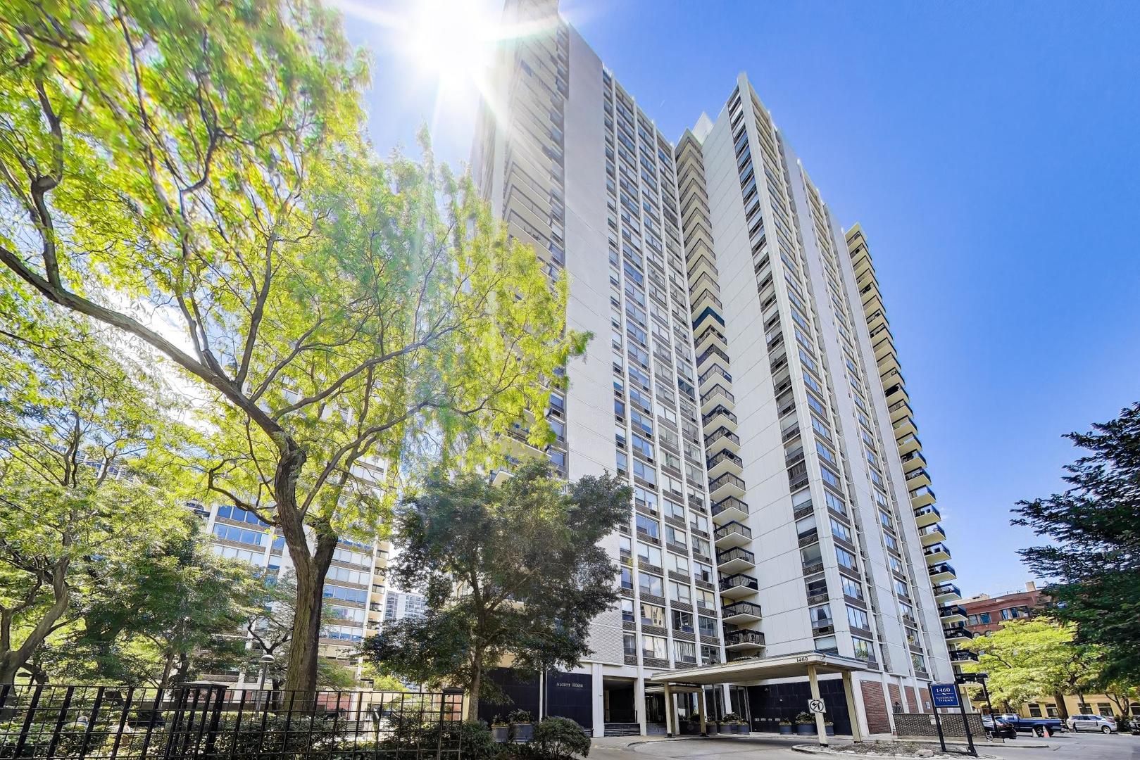 1460 N Sandburg Terrace Unit: 2809