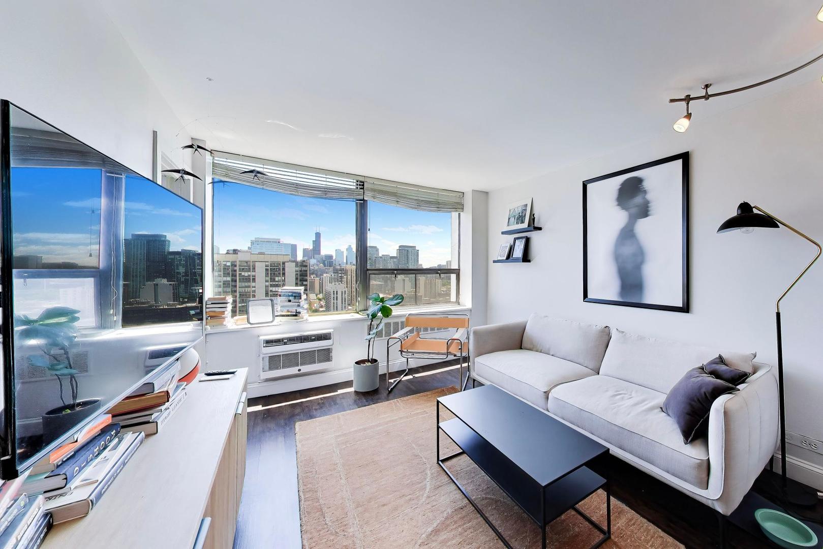 1460 N Sandburg Terrace Unit: 2809