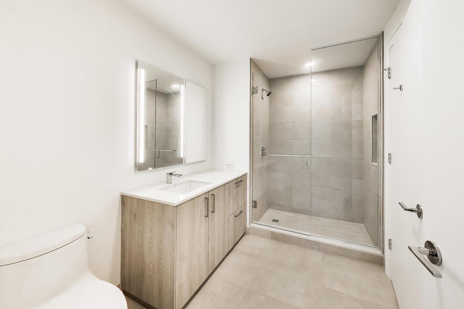 211 N Harbor Drive Unit: 403