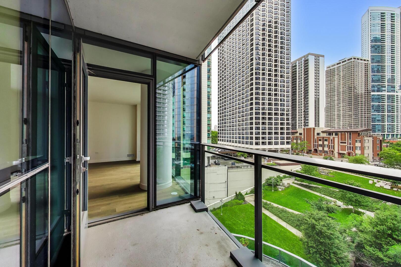 211 N Harbor Drive Unit: 403
