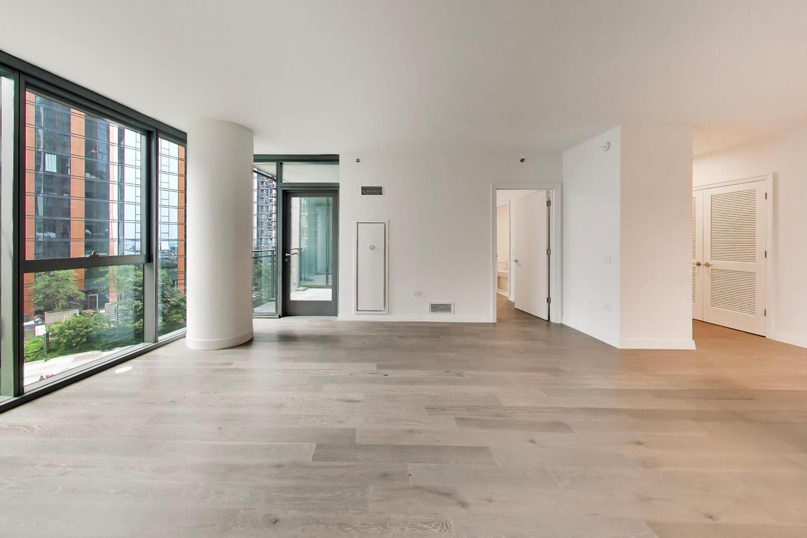 211 N Harbor Drive Unit: 403