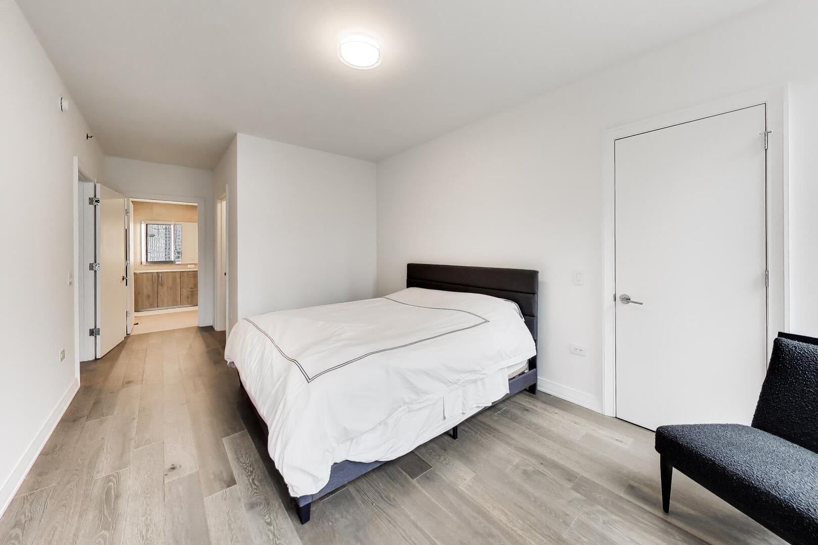 211 N Harbor Drive Unit: 403