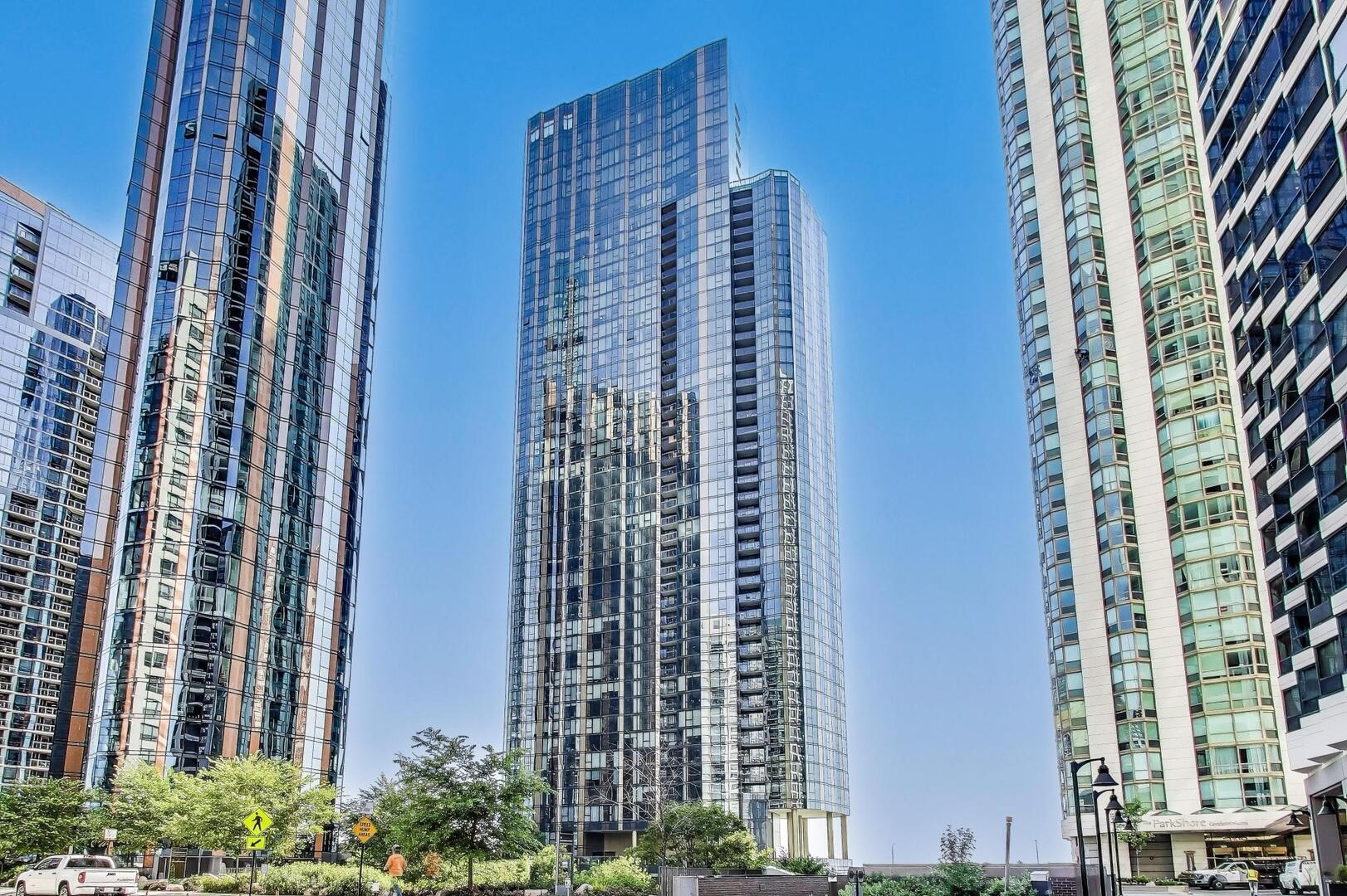 211 N Harbor Drive Unit: 403