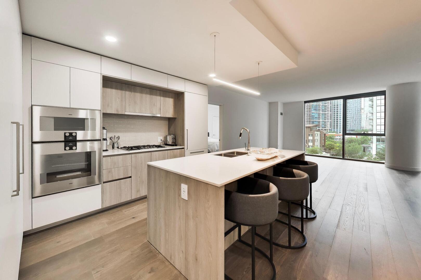 211 N Harbor Drive Unit: 403