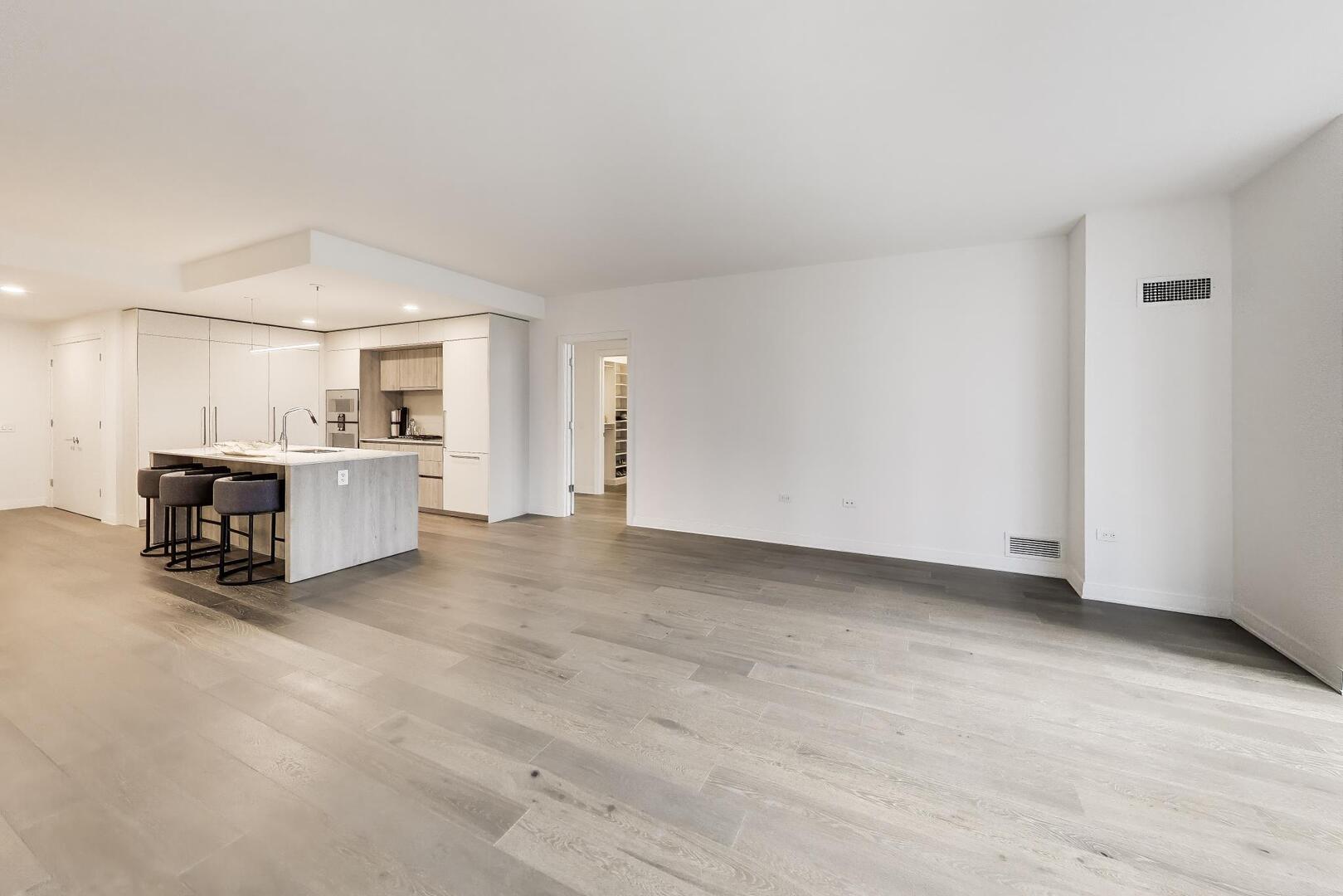 211 N Harbor Drive Unit: 403