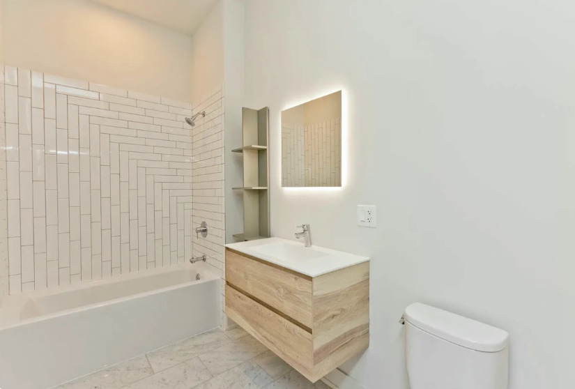853 N Larrabee Street Unit: 205
