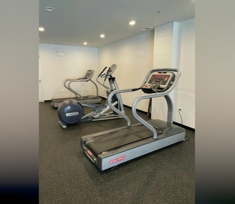 853 N Larrabee Street Unit: 205