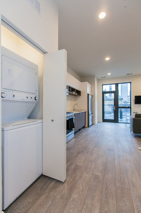 853 N Larrabee Street Unit: 205