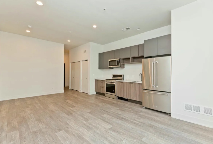 853 N Larrabee Street Unit: 205
