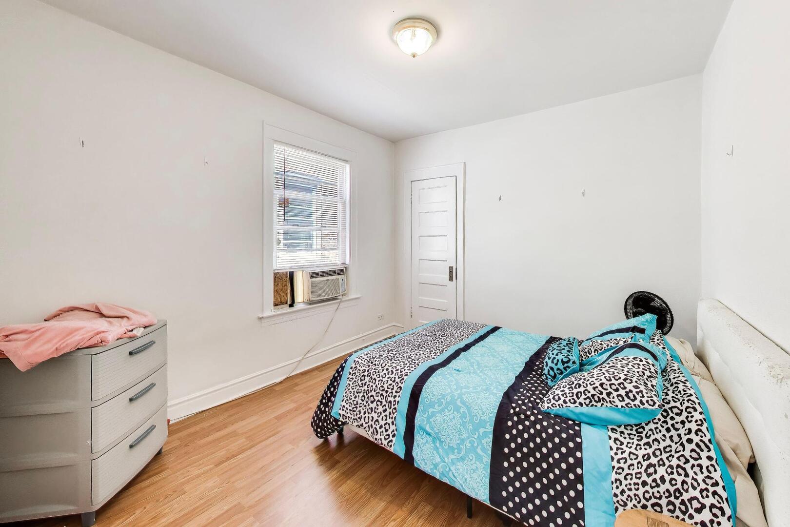 3435 N Harding Avenue Unit: 1