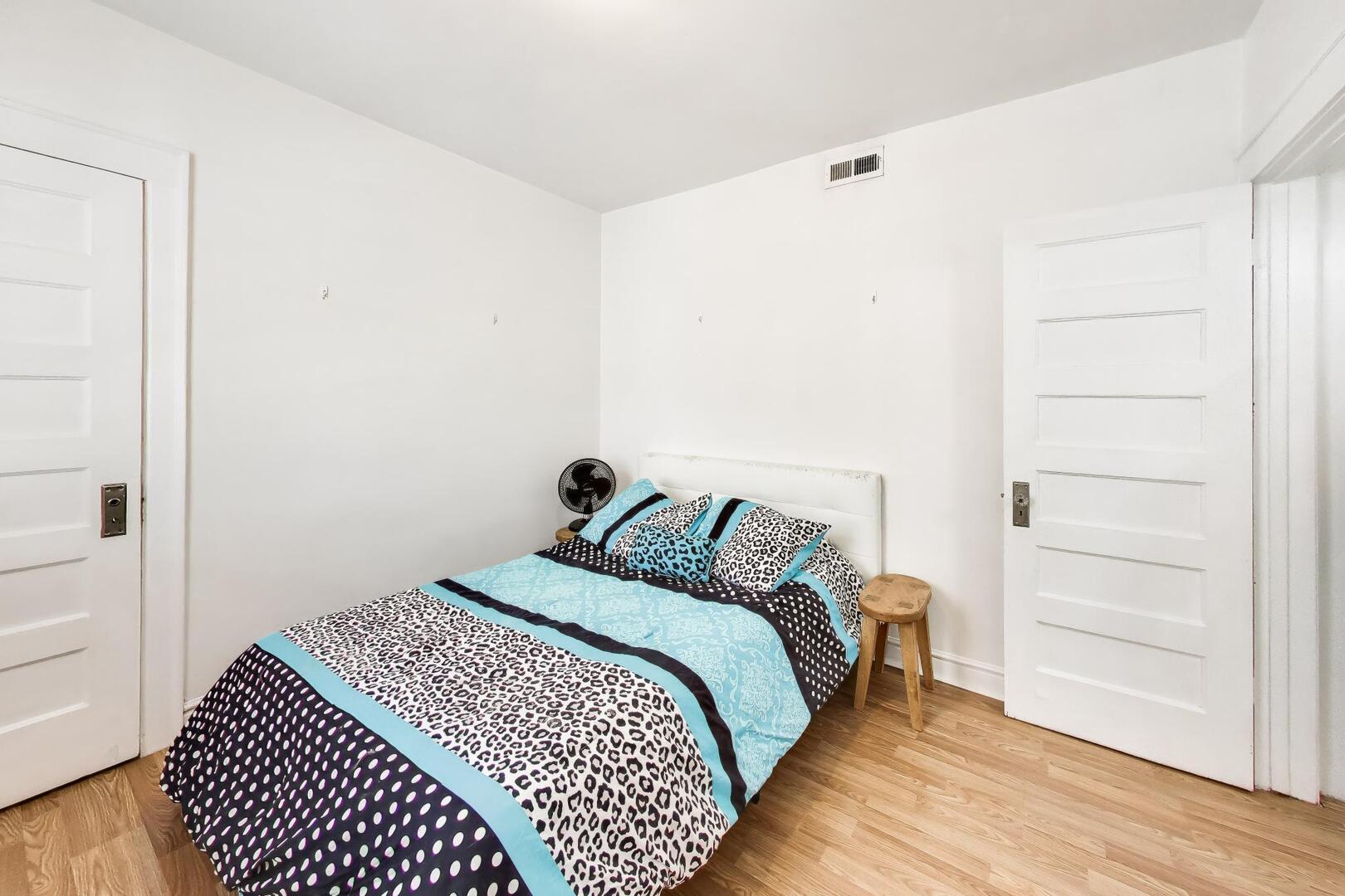 3435 N Harding Avenue Unit: 1