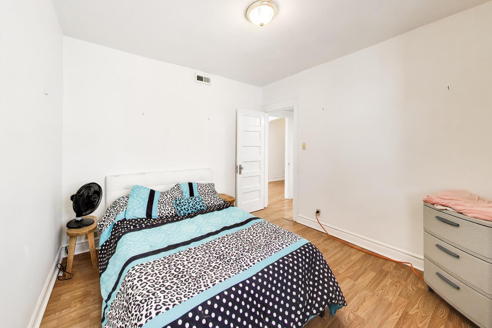 3435 N Harding Avenue Unit: 1