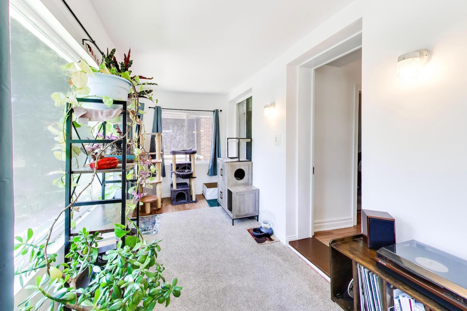 3435 N Harding Avenue Unit: 1