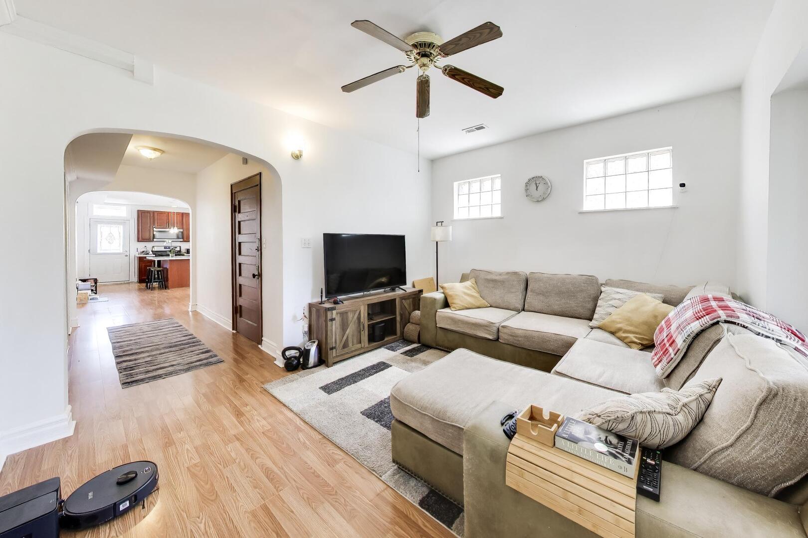 3435 N Harding Avenue Unit: 1