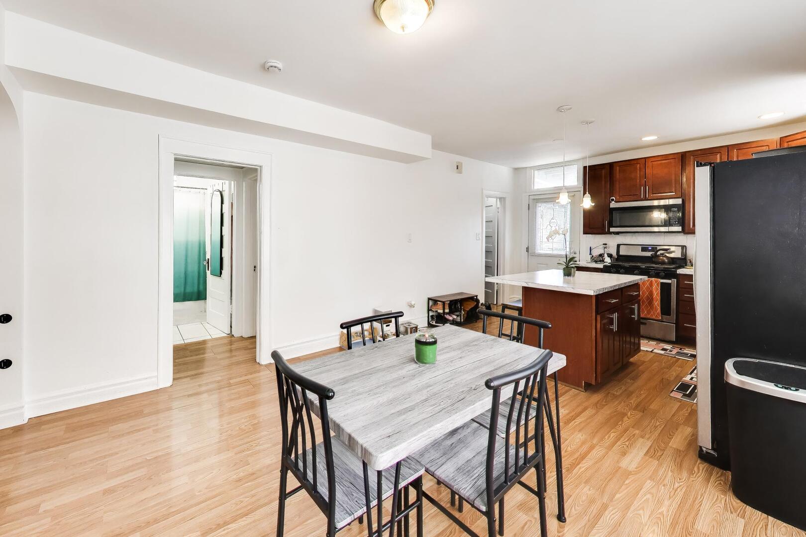 3435 N Harding Avenue Unit: 1