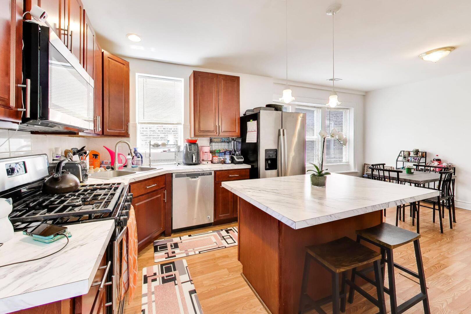 3435 N Harding Avenue Unit: 1
