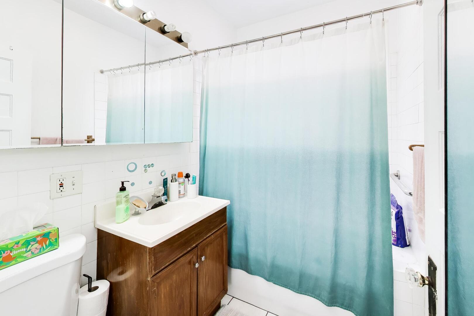 3435 N Harding Avenue Unit: 1