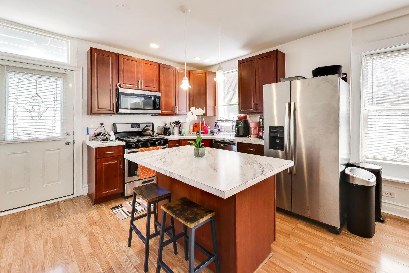 3435 N Harding Avenue Unit: 1