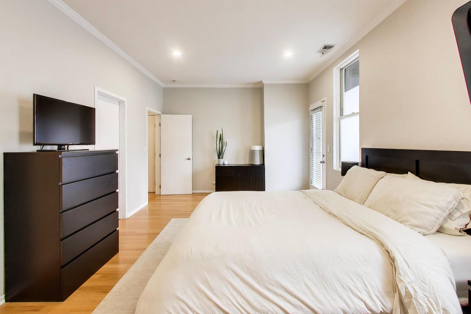 844 W Diversey Parkway Unit: 3E