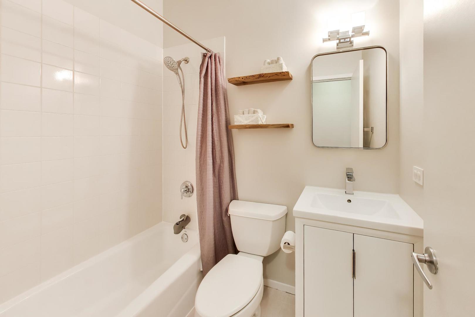 844 W Diversey Parkway Unit: 3E