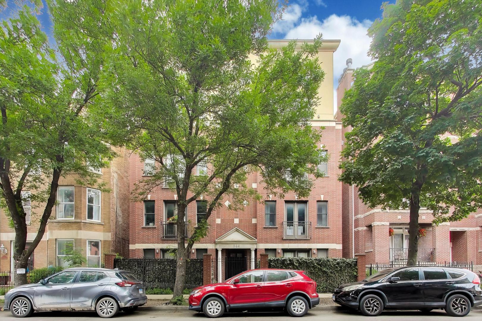 844 W Diversey Parkway Unit: 3E