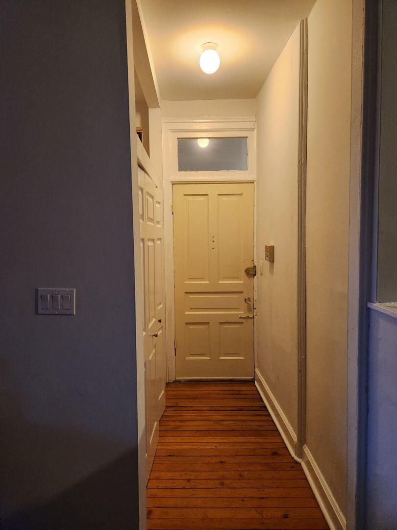 1156 W Grand Avenue Unit: 302