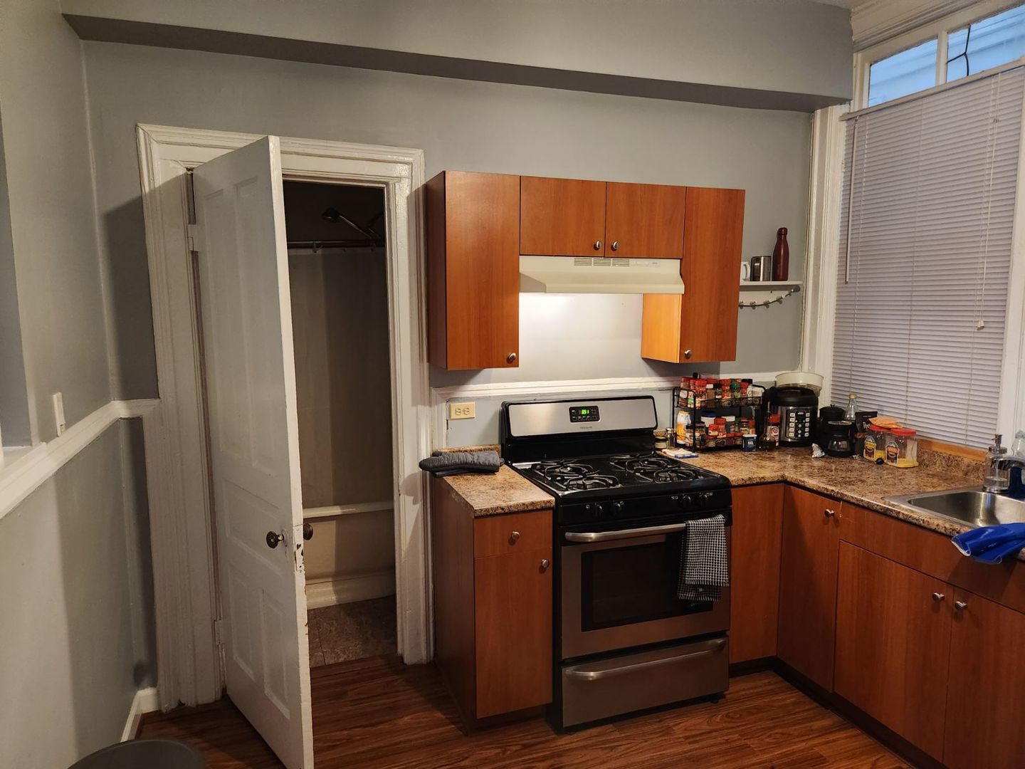 1156 W Grand Avenue Unit: 302